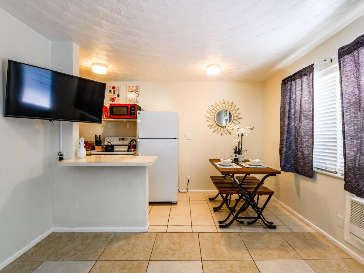 Beautiful Old Apartment With Beach Gear Fort Lauderdale Exterior foto